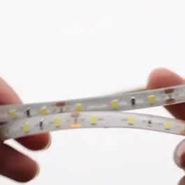 شريط إضاءة ليد أبيض بالمتر – Bande lumineuse Led 12V DC Blanc froid 60 diodes/m Flexible par mètre
